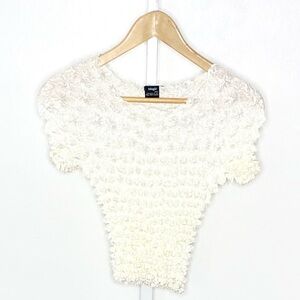 Vintage Y2K Magic Cream/Ivory Popcorn Bubble Crinkle Stretchy Short-Sleeve Top